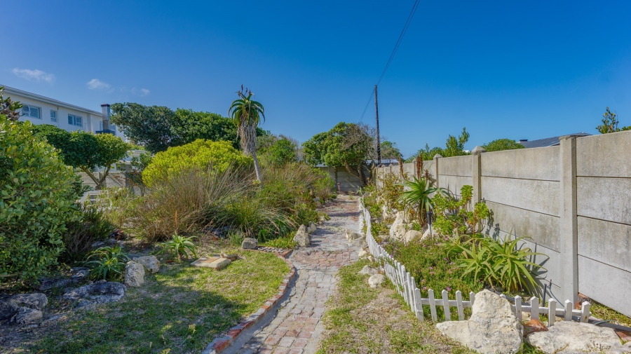To Let 3 Bedroom Property for Rent in Struisbaai Western Cape